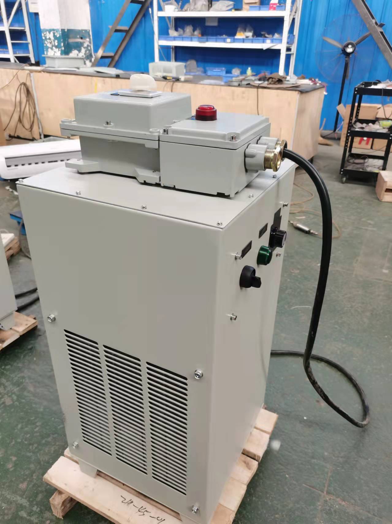 �İ�����x����m�ķ���ů�L�C��